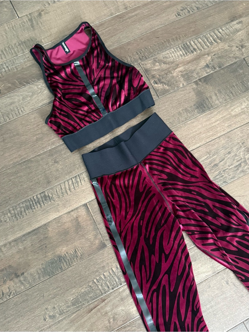 Ultracor Velvet Zebra Gradient Workout Set Matching Leggings Crop Top Bra S